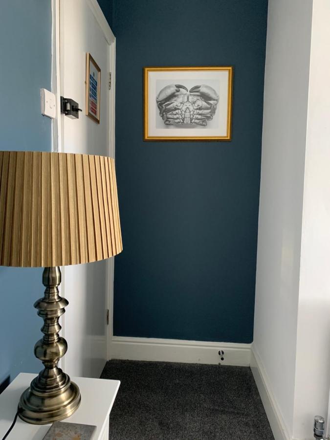 The Nags Head Hotel Lyme Regis Bagian luar foto