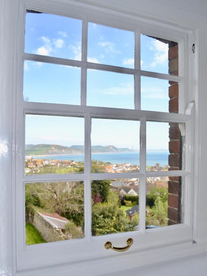 The Nags Head Hotel Lyme Regis Bagian luar foto